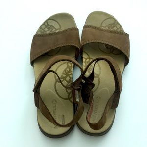 Merrill brown sandals